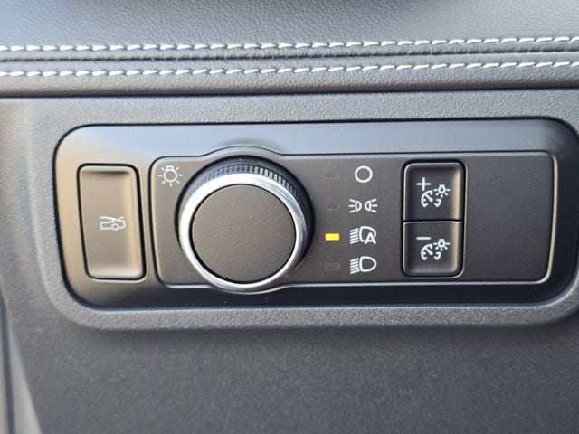 Vehicle image 22 of 30