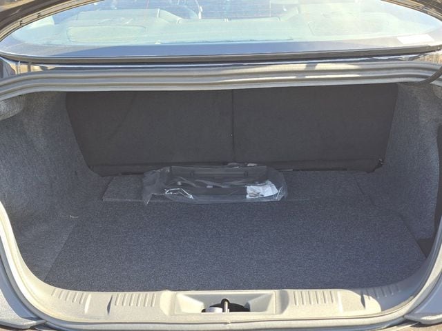 Vehicle image 28 of 30