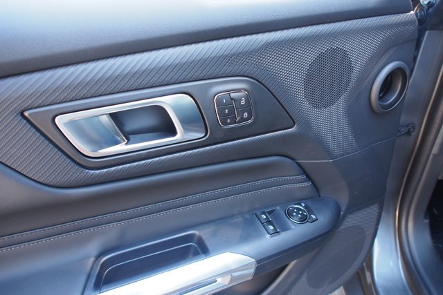Vehicle image 17 of 27