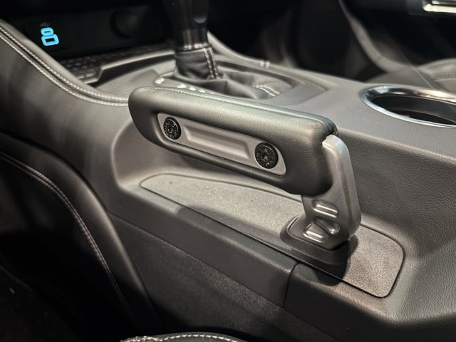 Vehicle image 21 of 27