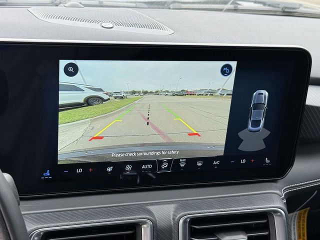 Vehicle image 17 of 26