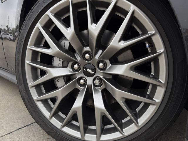 Vehicle image 10 of 26