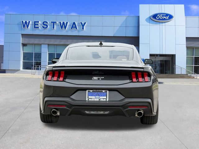 Vehicle image 4 of 26