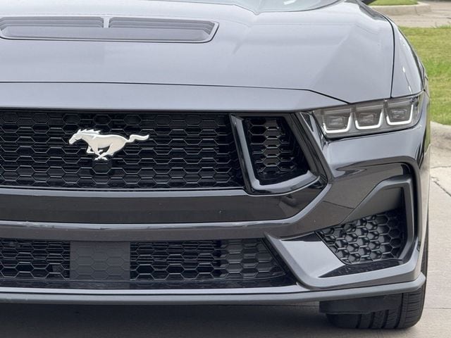 Vehicle image 7 of 26