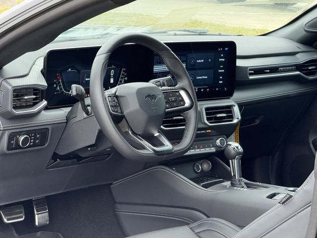 Vehicle image 11 of 26