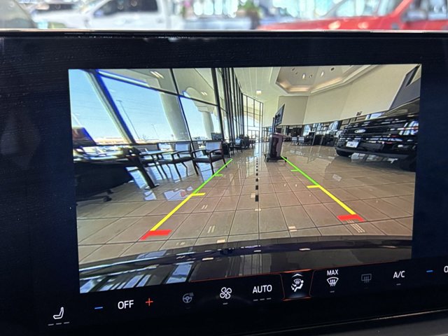 Vehicle image 13 of 22