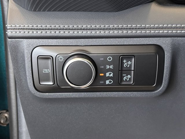 Vehicle image 17 of 22