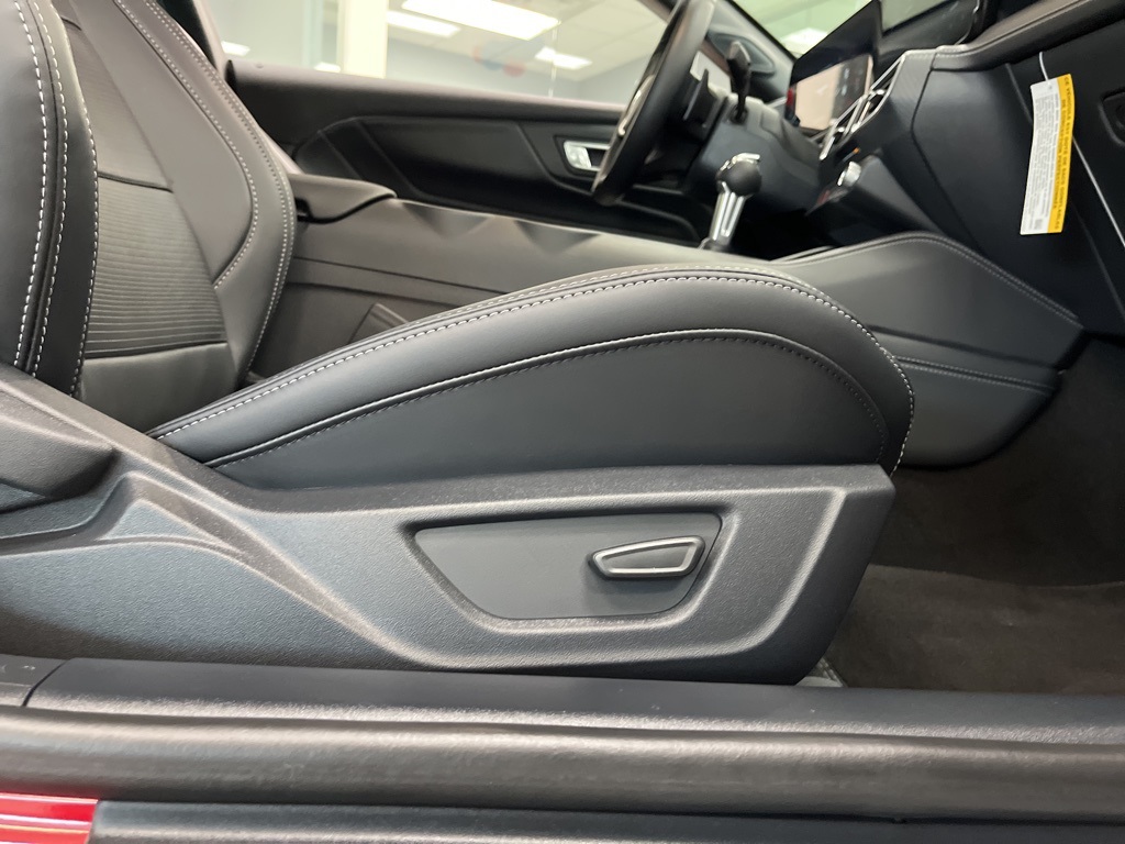 Vehicle image 29 of 33