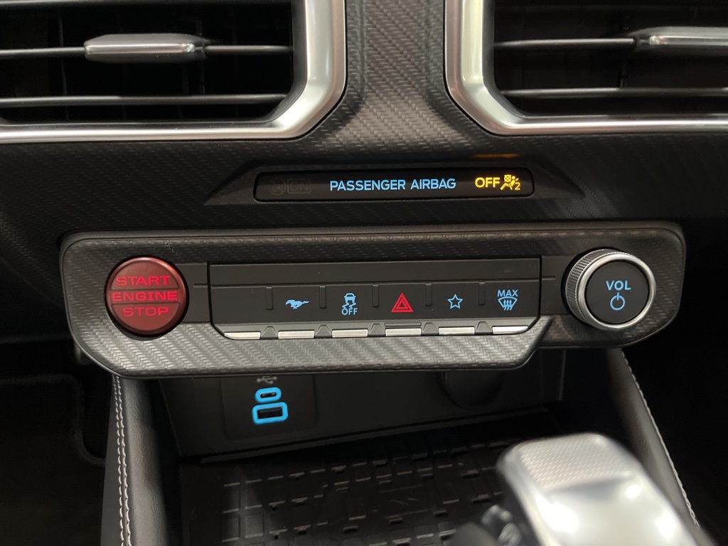 Vehicle image 22 of 33