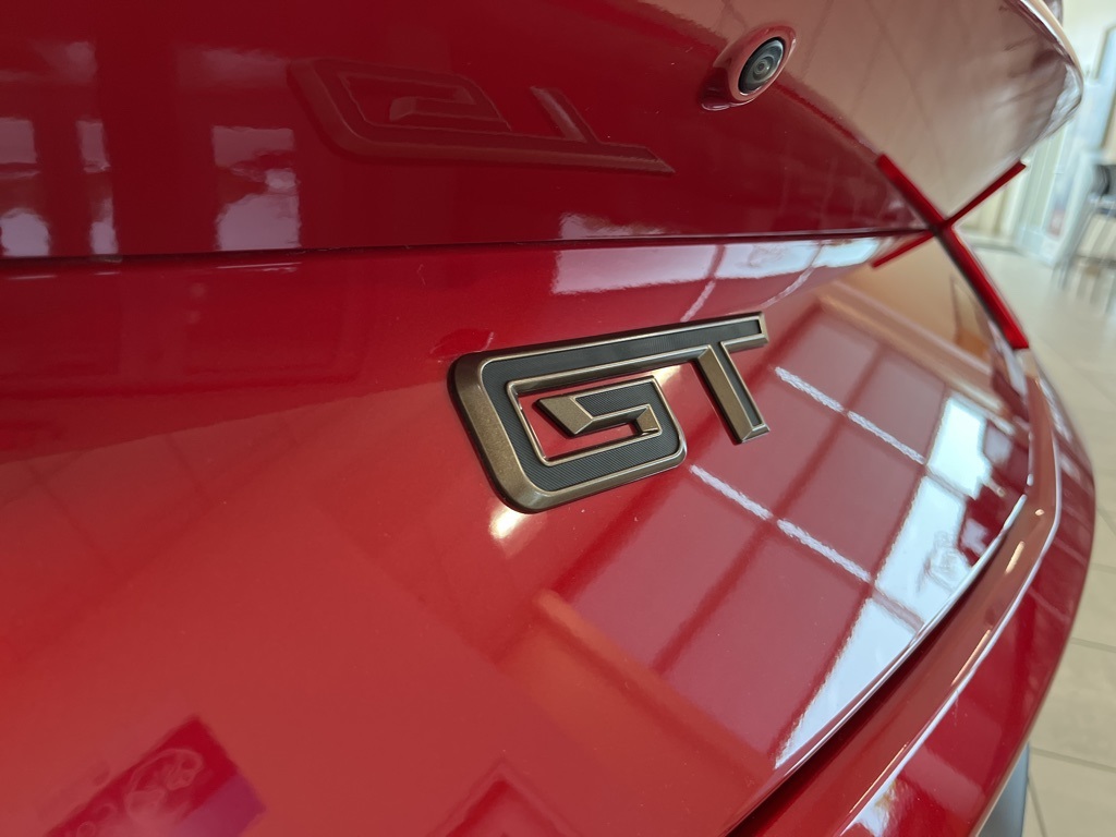 Vehicle image 13 of 33
