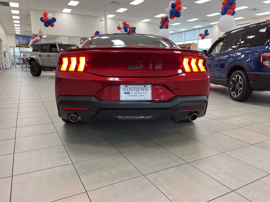 Vehicle image 7 of 33