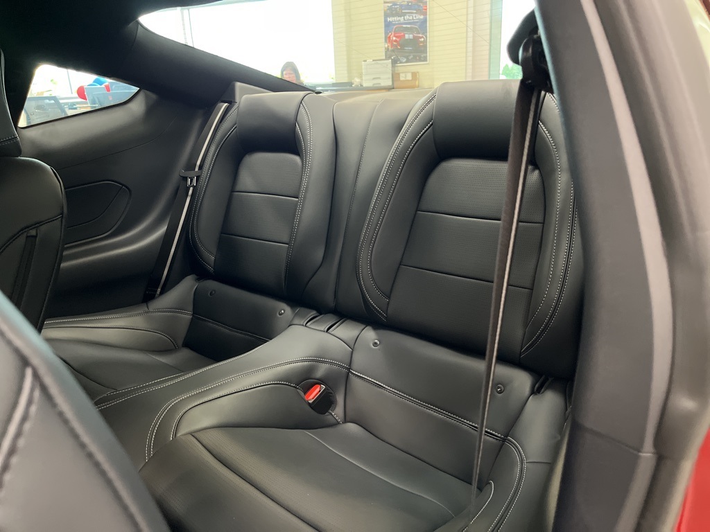 Vehicle image 28 of 33
