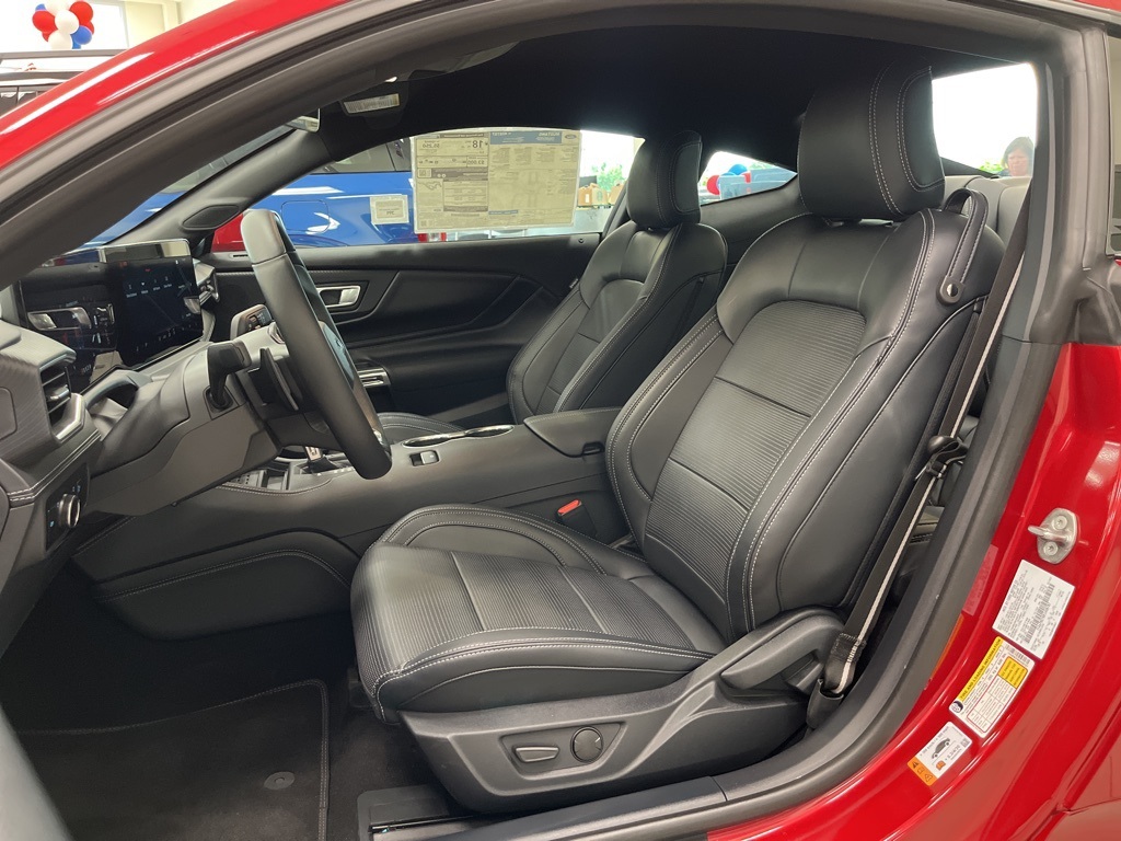 Vehicle image 26 of 33