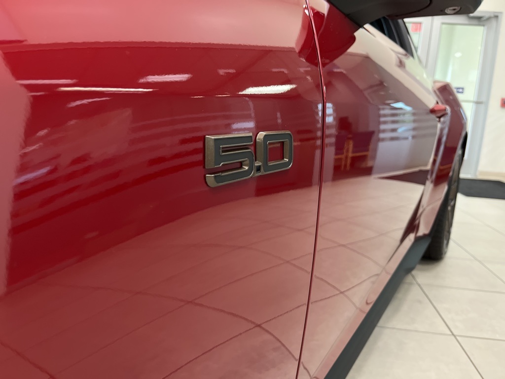 Vehicle image 14 of 33