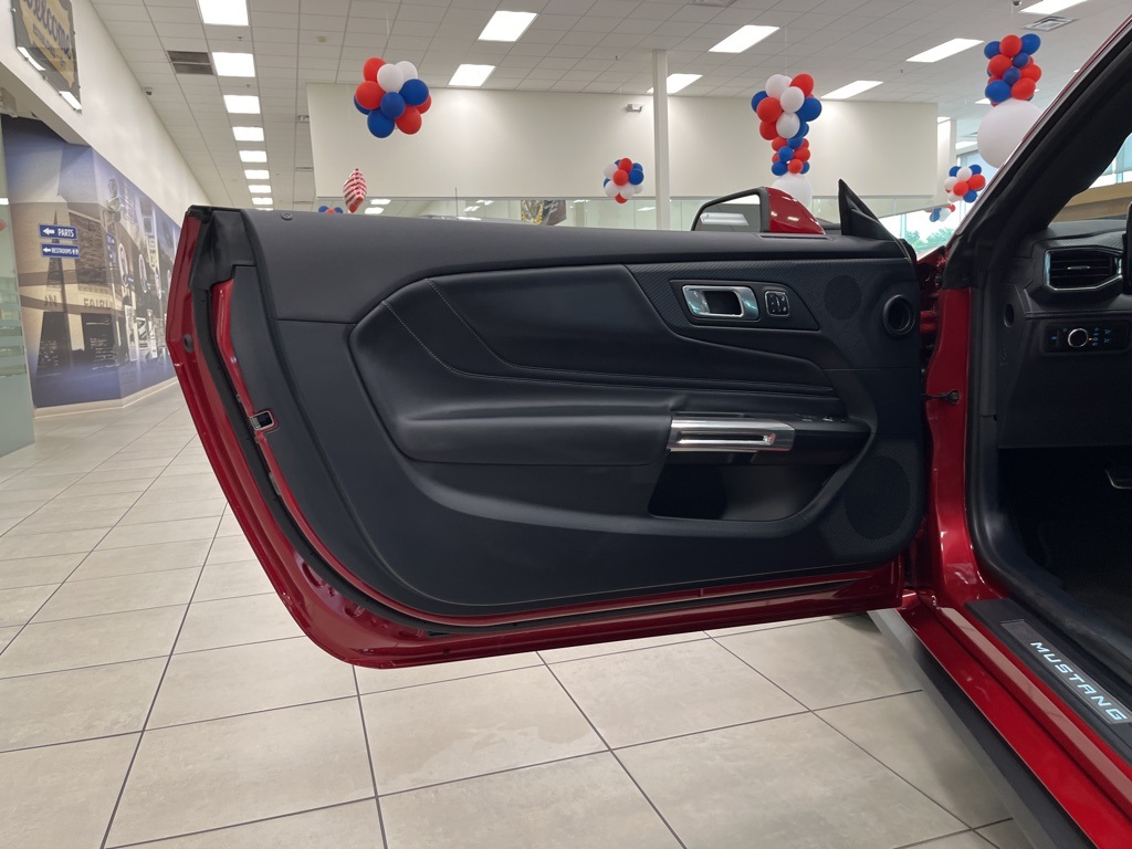 Vehicle image 15 of 33