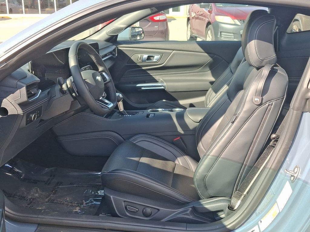 Vehicle image 6 of 13