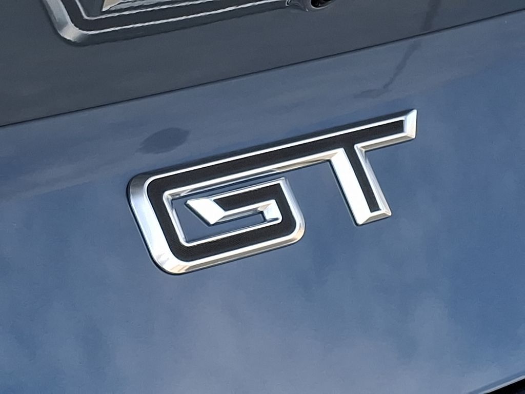 Vehicle image 11 of 13
