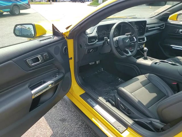 Vehicle image 11 of 23