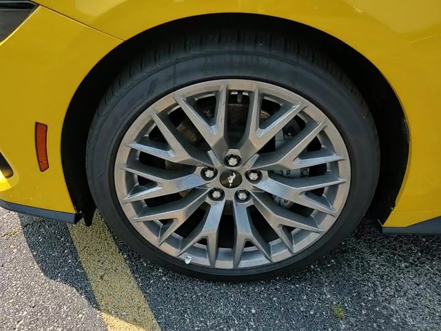Vehicle image 10 of 23