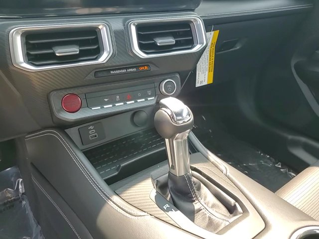 Vehicle image 19 of 23
