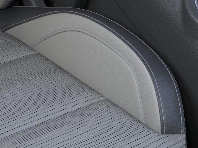 Vehicle image 11 of 22