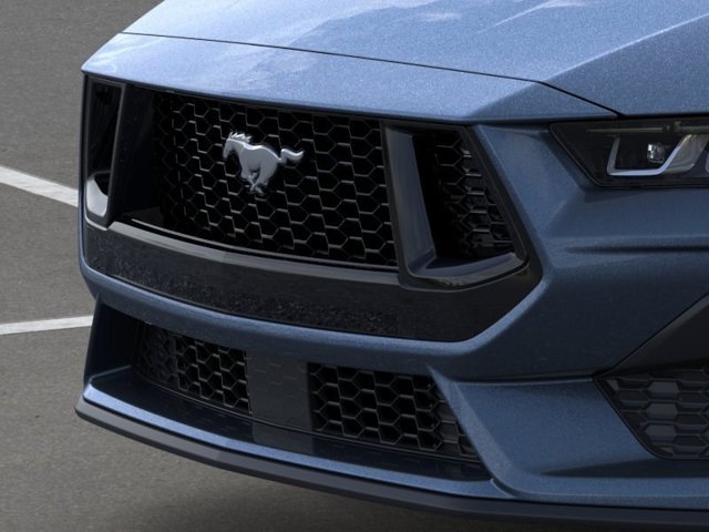 Vehicle image 17 of 22