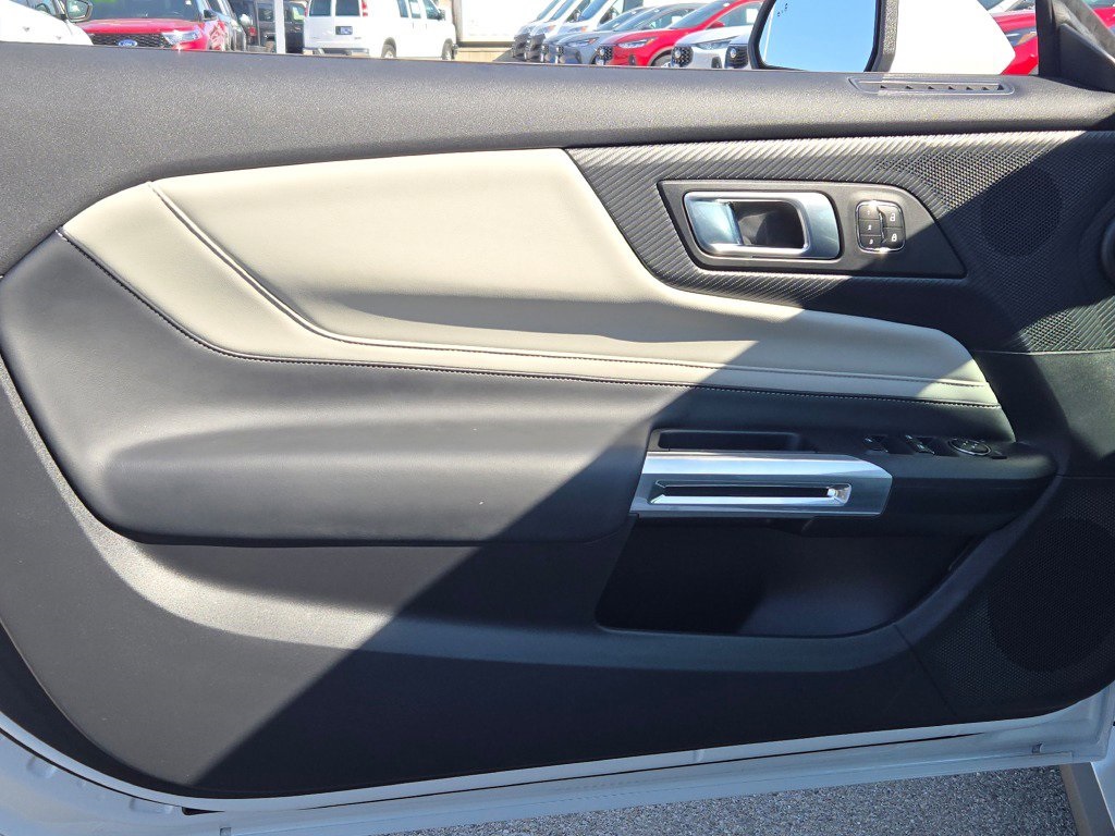 2024 Ford Mustang GT Premium Image 17 of 28