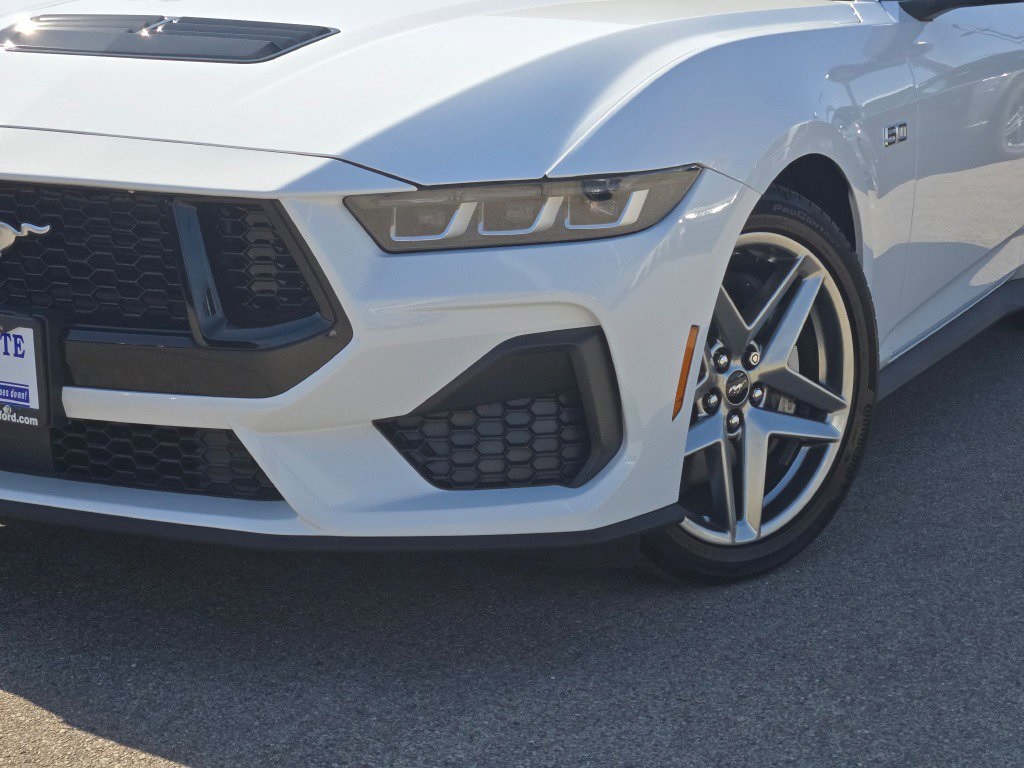 2024 Ford Mustang GT Premium Image 8 of 28
