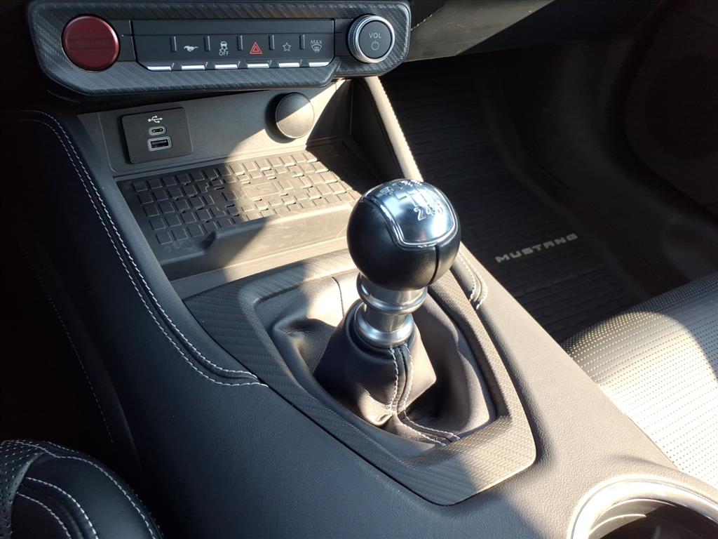 2024 Ford Mustang GT Premium Image 14 of 21