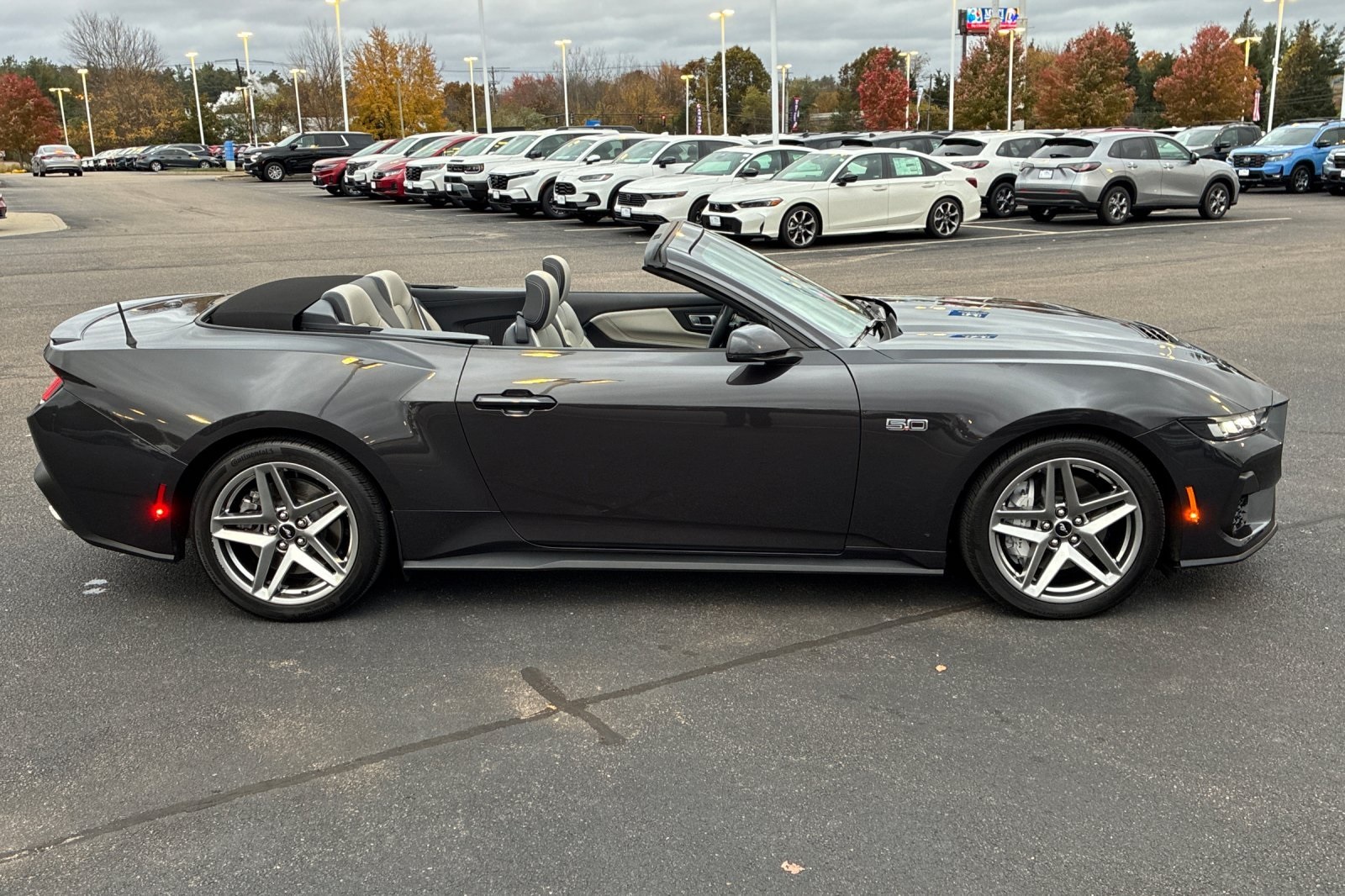 2024 Ford Mustang GT Premium Image 7 of 47