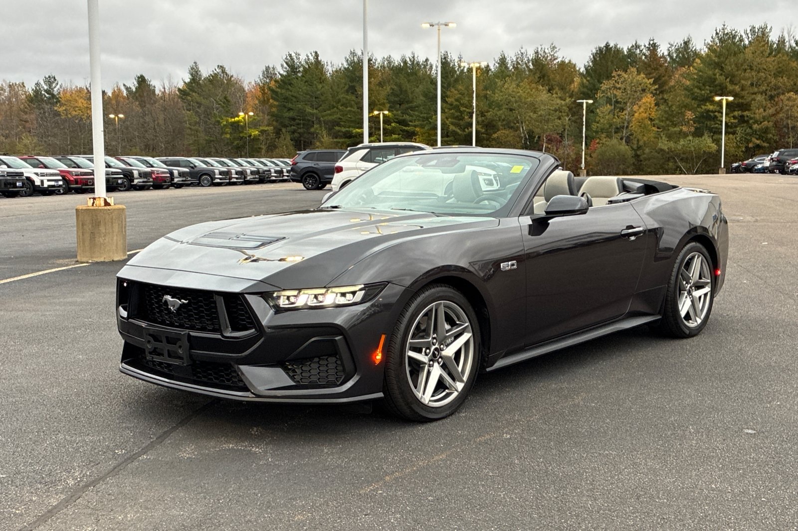 2024 Ford Mustang GT Premium Image 2 of 47