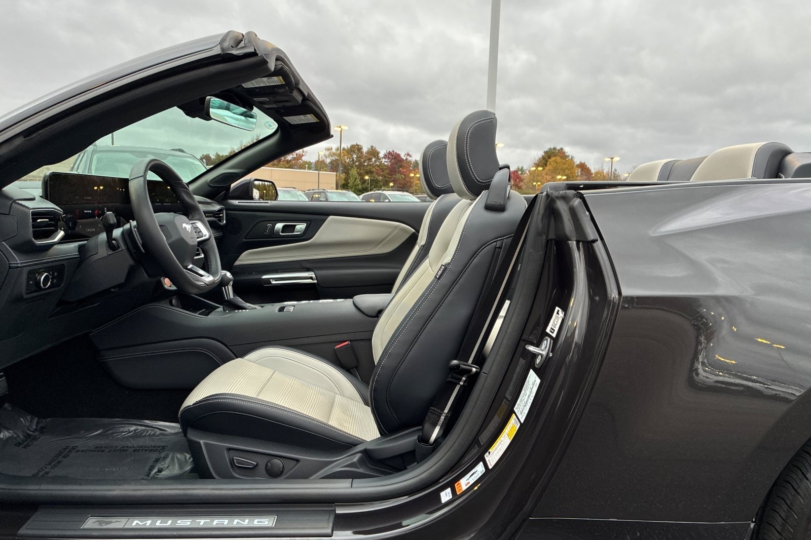 2024 Ford Mustang GT Premium Image 21 of 47