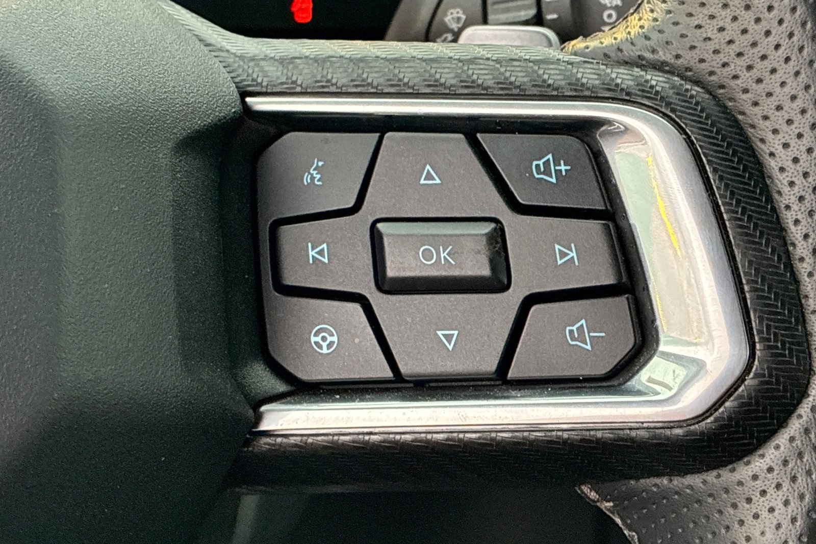 2024 Ford Mustang GT Premium Image 34 of 47