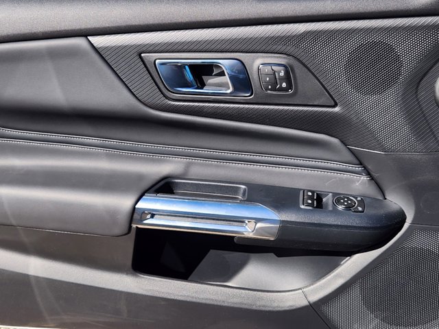 Vehicle image 16 of 20