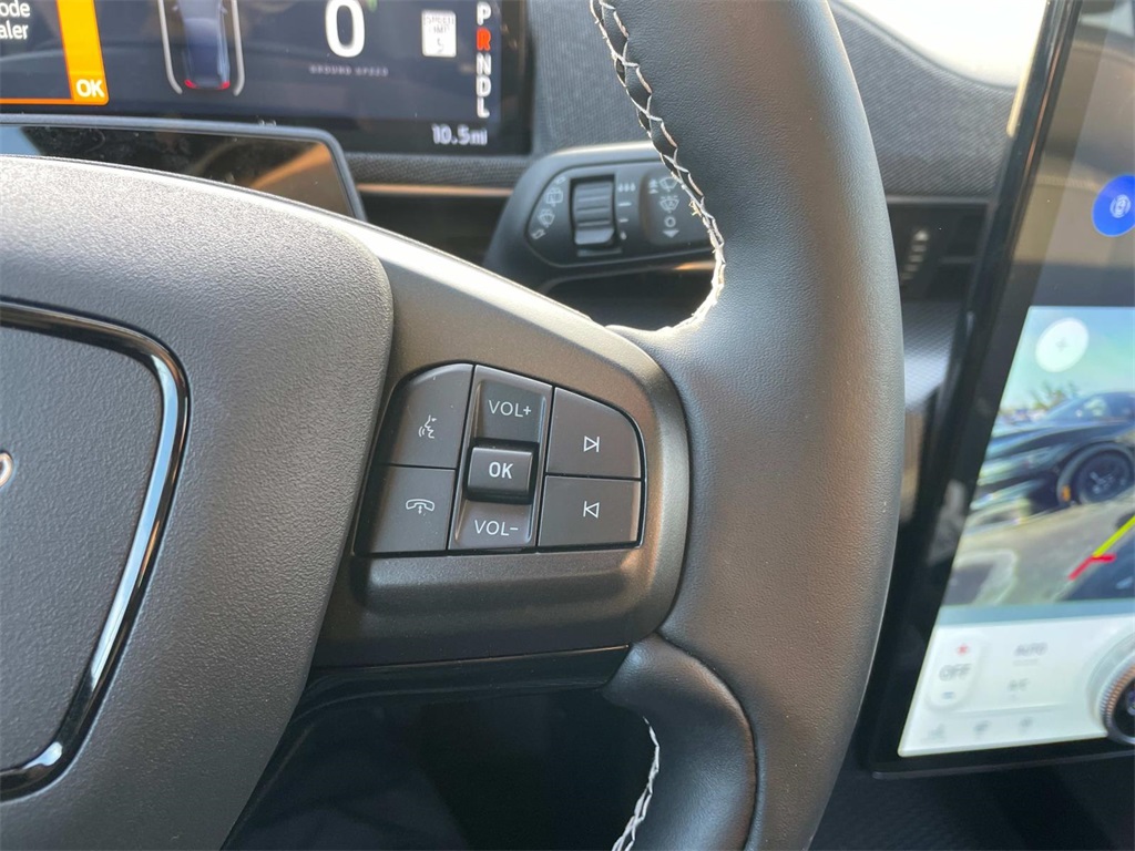 Vehicle image 12 of 13