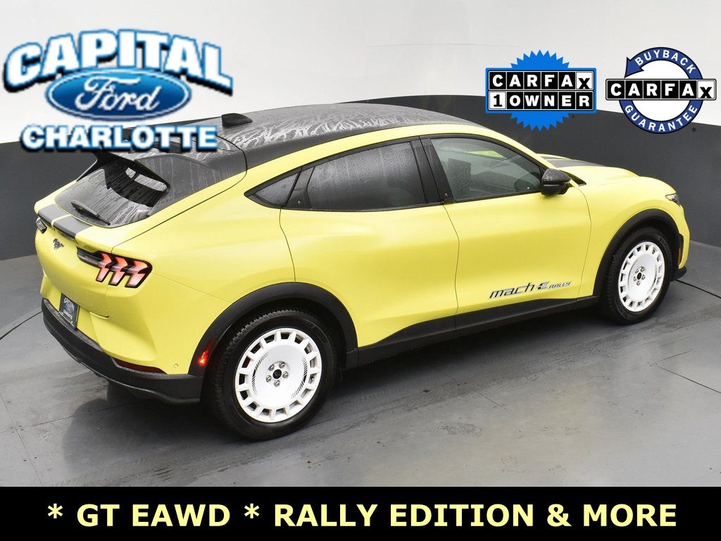 Vehicle image 18 of 41