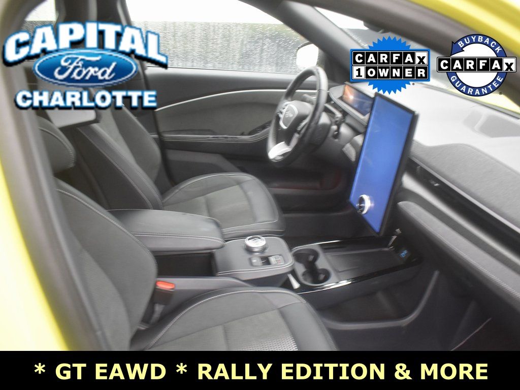Vehicle image 31 of 41