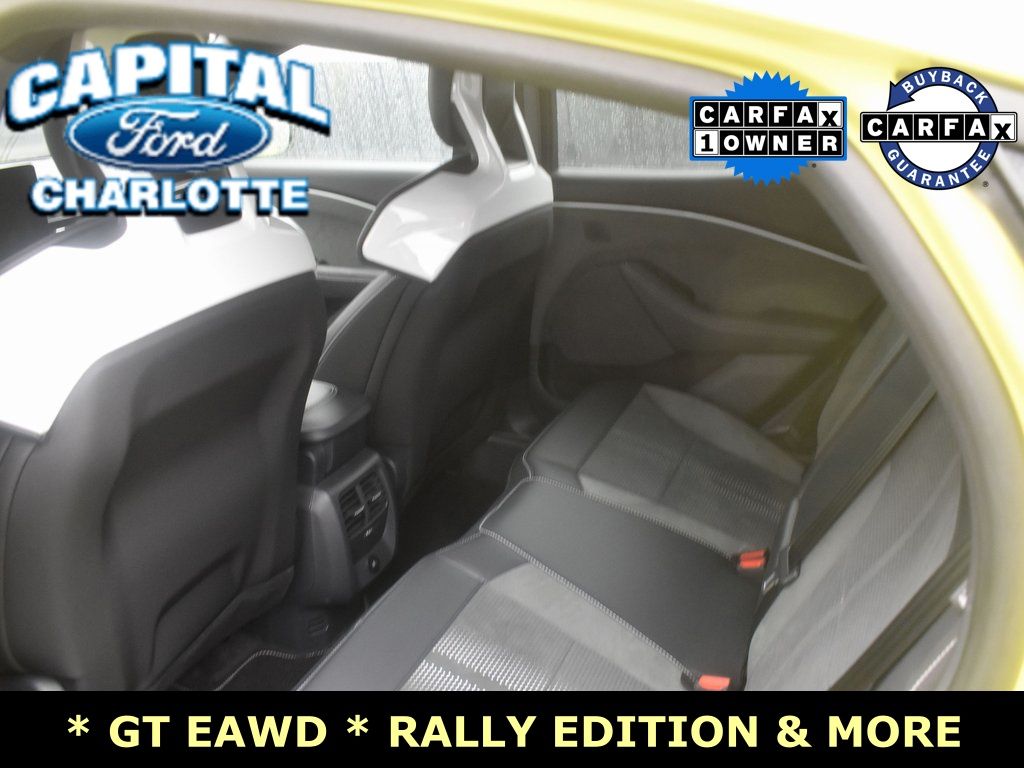 Vehicle image 32 of 41