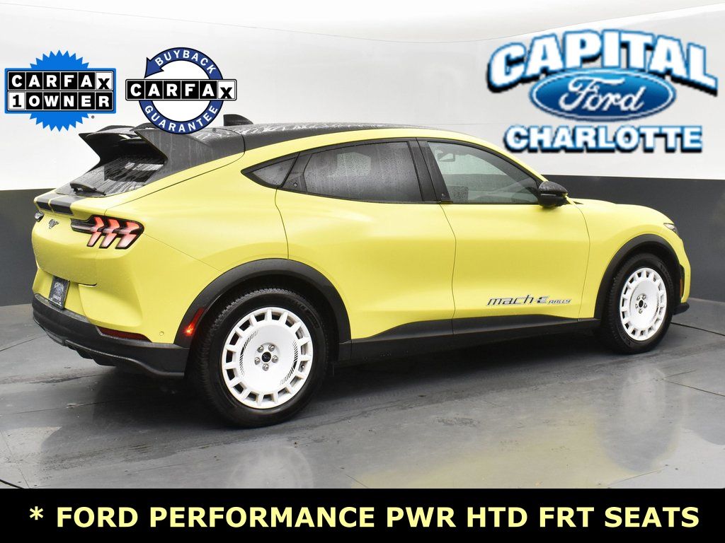 Vehicle image 17 of 41