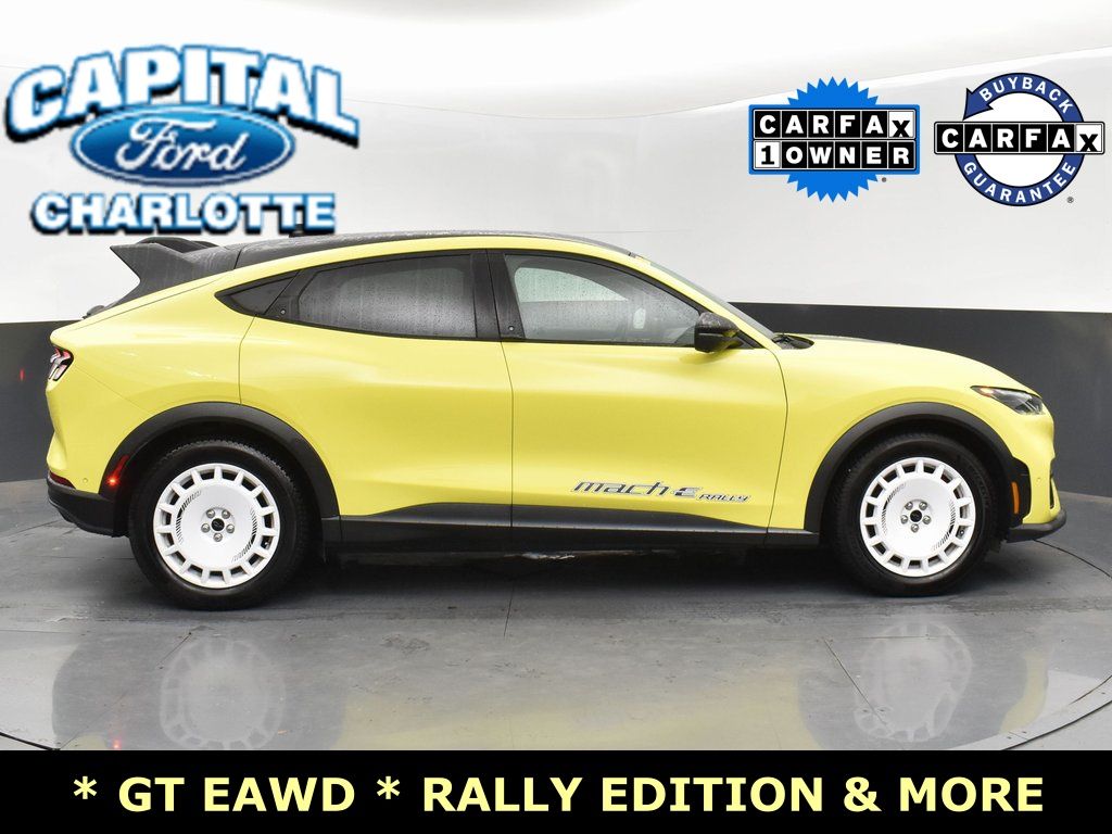 Vehicle image 15 of 41