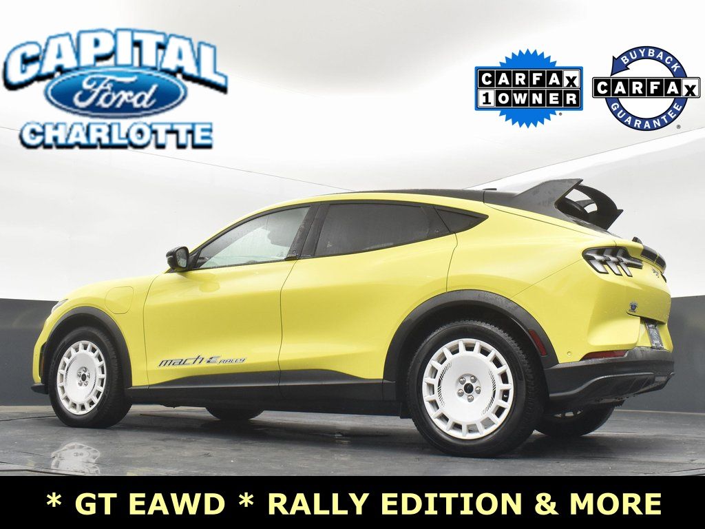 Vehicle image 22 of 41