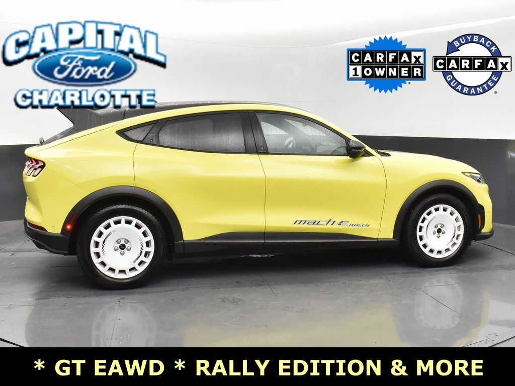 Vehicle image 16 of 41