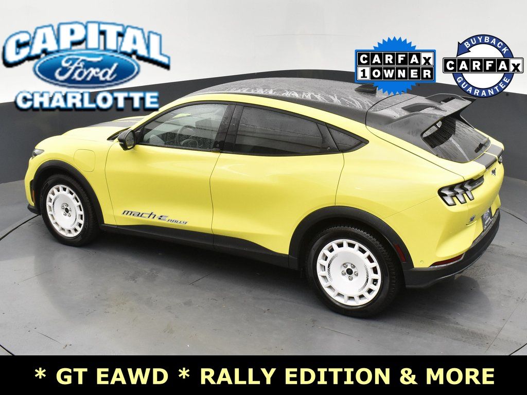 Vehicle image 14 of 41