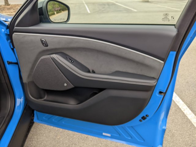Vehicle image 40 of 43