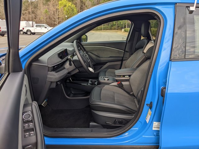 Vehicle image 12 of 43