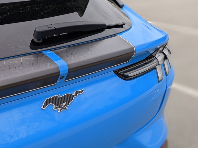 Vehicle image 34 of 43