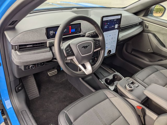 Vehicle image 14 of 43