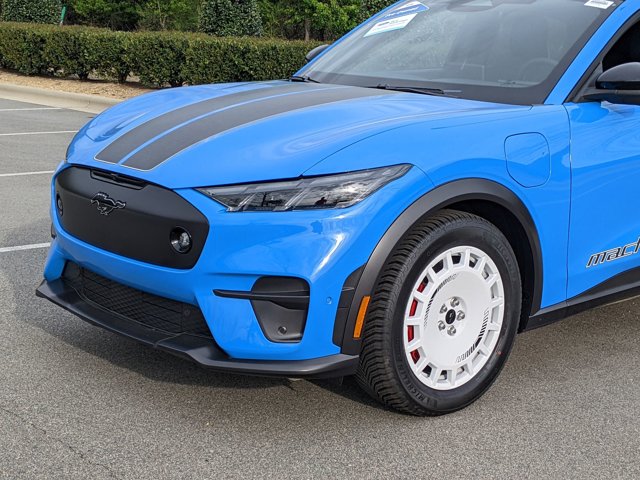 Vehicle image 10 of 43