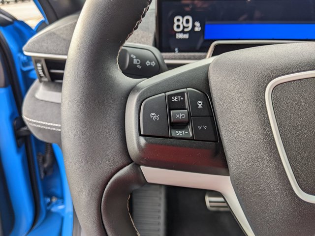Vehicle image 18 of 43