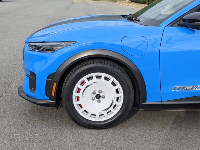 Vehicle image 11 of 43